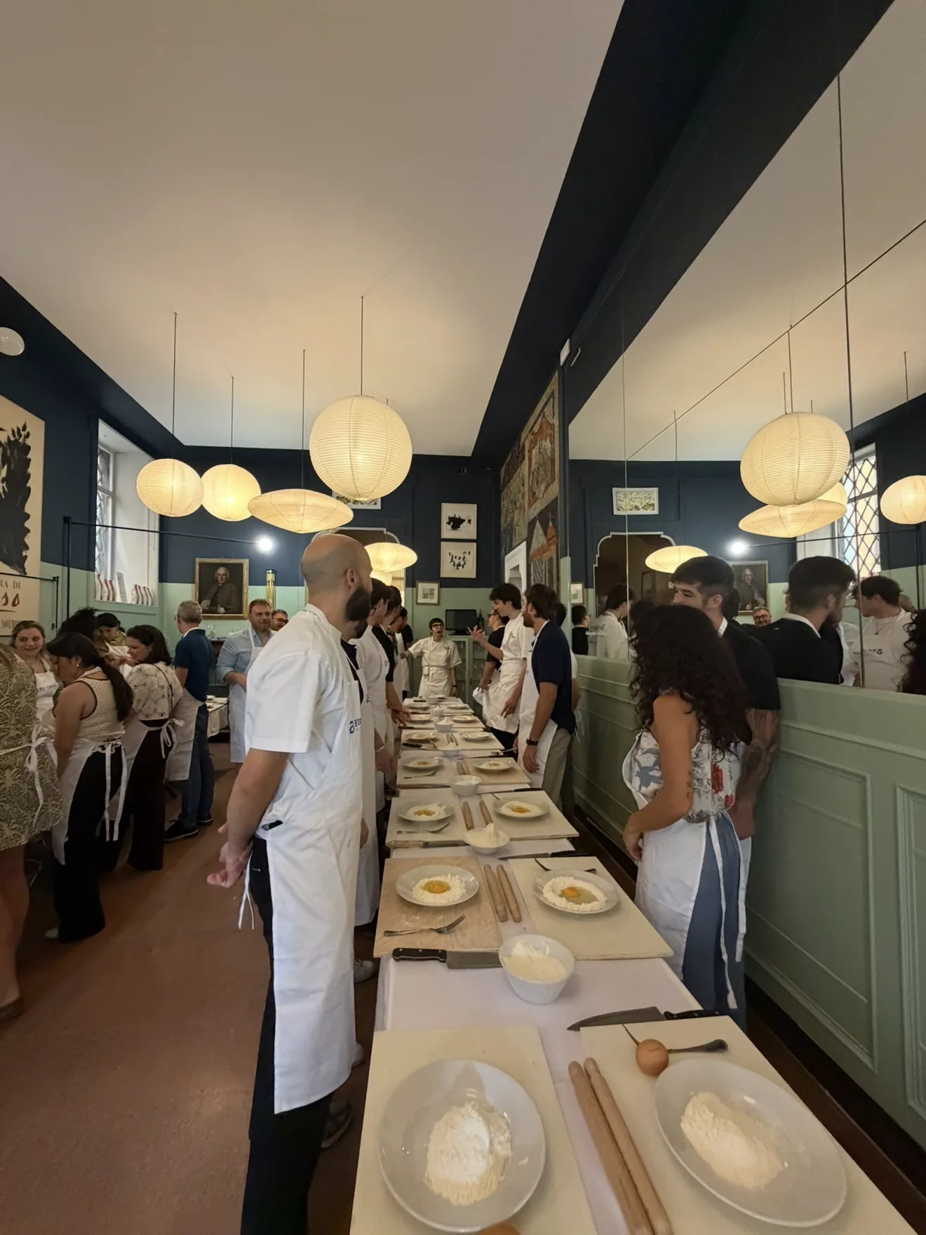 La sala della masterclass con i tavoli allestiti